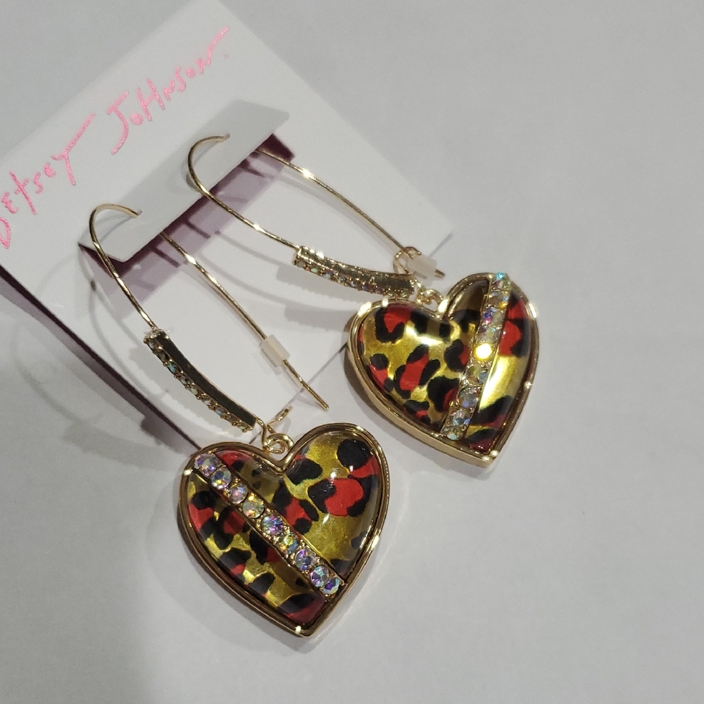Betsey Johnson gold tone acrylic animal print heart shape pave earrings new - Picture 2 of 10